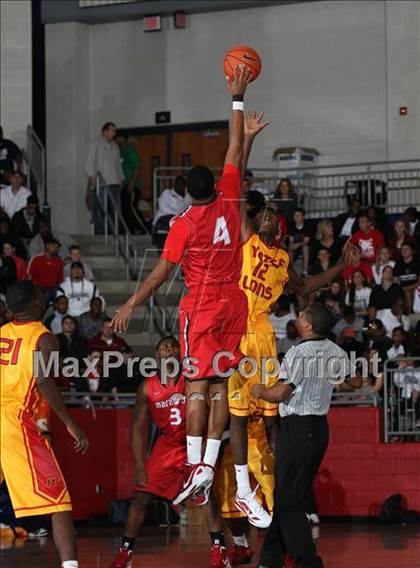Thumbnail 1 in Marcus vs. Yates (Thanksgiving Hoofest) photogallery.