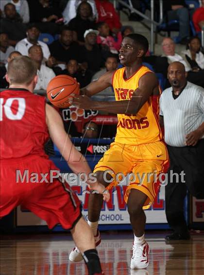 Thumbnail 2 in Marcus vs. Yates (Thanksgiving Hoofest) photogallery.