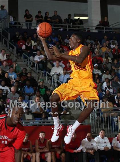 Thumbnail 3 in Marcus vs. Yates (Thanksgiving Hoofest) photogallery.