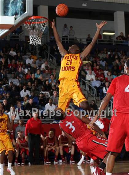 Thumbnail 3 in Marcus vs. Yates (Thanksgiving Hoofest) photogallery.