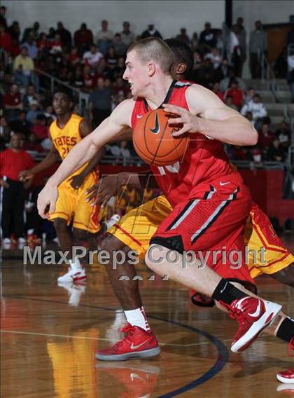 Thumbnail 2 in Marcus vs. Yates (Thanksgiving Hoofest) photogallery.