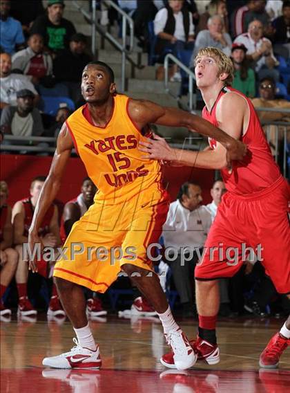 Thumbnail 1 in Marcus vs. Yates (Thanksgiving Hoofest) photogallery.