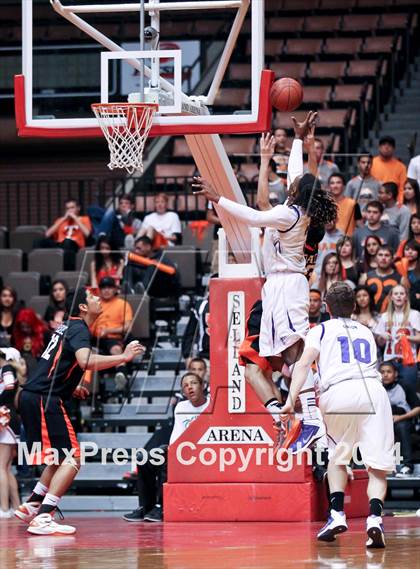 Thumbnail 3 in Coalinga vs Washington Union (CIF CS D4 Final) photogallery.