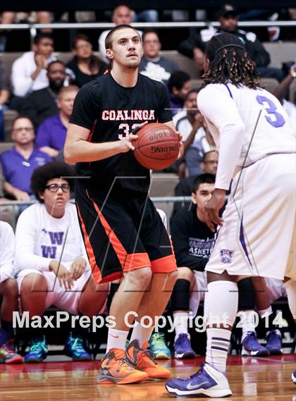 Thumbnail 2 in Coalinga vs Washington Union (CIF CS D4 Final) photogallery.