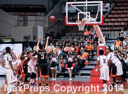 Thumbnail 3 in Coalinga vs Washington Union (CIF CS D4 Final) photogallery.