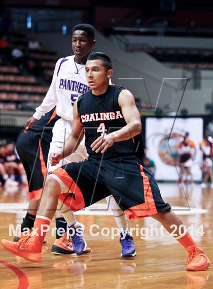 Thumbnail 3 in Coalinga vs Washington Union (CIF CS D4 Final) photogallery.