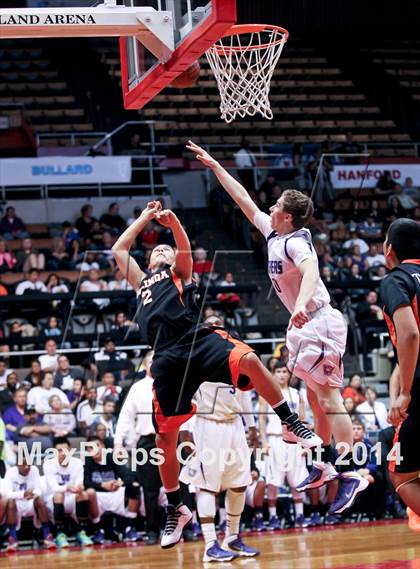 Thumbnail 1 in Coalinga vs Washington Union (CIF CS D4 Final) photogallery.