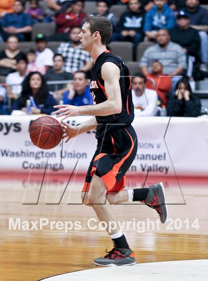 Thumbnail 1 in Coalinga vs Washington Union (CIF CS D4 Final) photogallery.