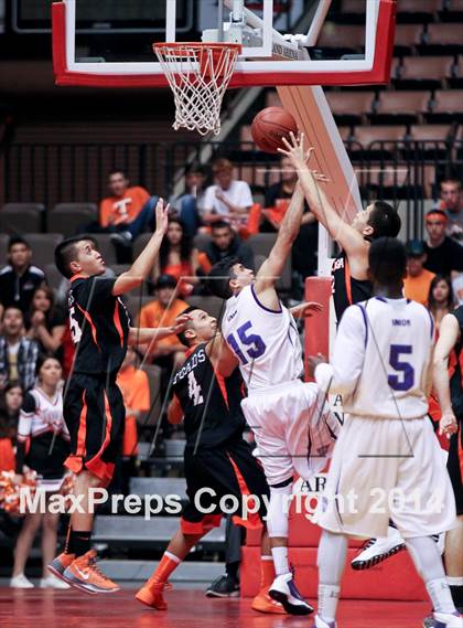 Thumbnail 2 in Coalinga vs Washington Union (CIF CS D4 Final) photogallery.