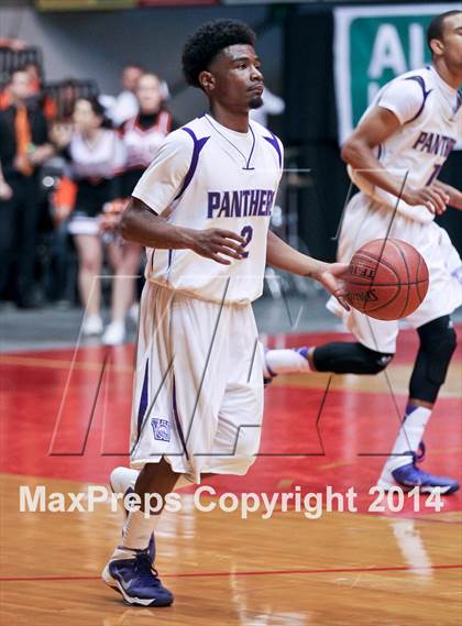 Thumbnail 3 in Coalinga vs Washington Union (CIF CS D4 Final) photogallery.