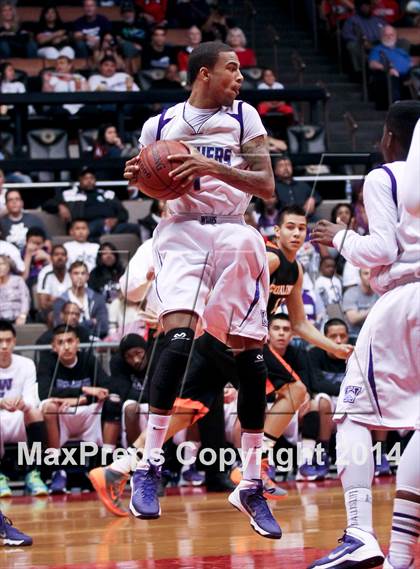 Thumbnail 3 in Coalinga vs Washington Union (CIF CS D4 Final) photogallery.
