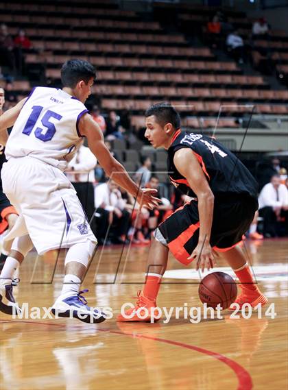 Thumbnail 3 in Coalinga vs Washington Union (CIF CS D4 Final) photogallery.