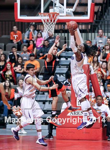 Thumbnail 2 in Coalinga vs Washington Union (CIF CS D4 Final) photogallery.