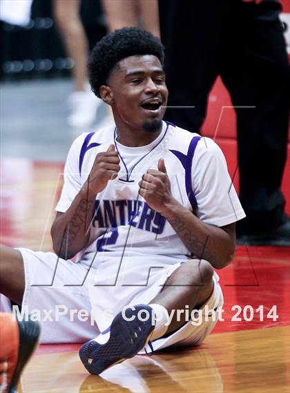 Thumbnail 3 in Coalinga vs Washington Union (CIF CS D4 Final) photogallery.