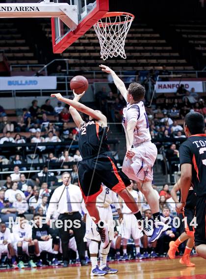 Thumbnail 3 in Coalinga vs Washington Union (CIF CS D4 Final) photogallery.
