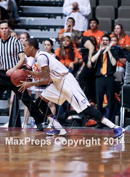 Thumbnail 2 in Coalinga vs Washington Union (CIF CS D4 Final) photogallery.