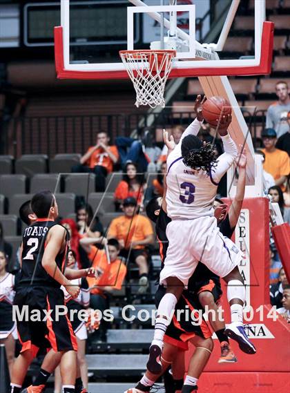 Thumbnail 1 in Coalinga vs Washington Union (CIF CS D4 Final) photogallery.