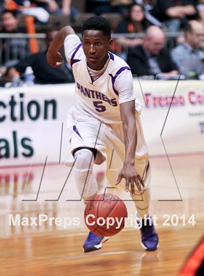 Thumbnail 2 in Coalinga vs Washington Union (CIF CS D4 Final) photogallery.