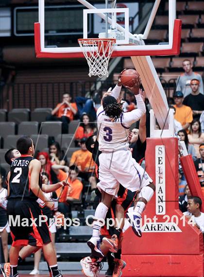 Thumbnail 3 in Coalinga vs Washington Union (CIF CS D4 Final) photogallery.