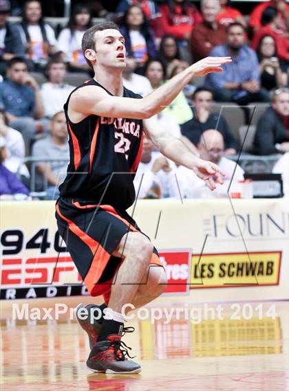 Thumbnail 2 in Coalinga vs Washington Union (CIF CS D4 Final) photogallery.