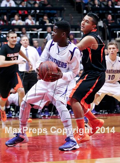 Thumbnail 3 in Coalinga vs Washington Union (CIF CS D4 Final) photogallery.