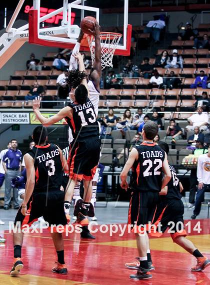 Thumbnail 2 in Coalinga vs Washington Union (CIF CS D4 Final) photogallery.