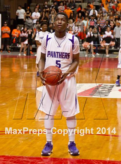 Thumbnail 1 in Coalinga vs Washington Union (CIF CS D4 Final) photogallery.