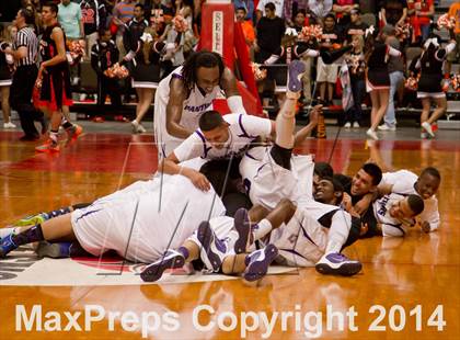 Thumbnail 2 in Coalinga vs Washington Union (CIF CS D4 Final) photogallery.
