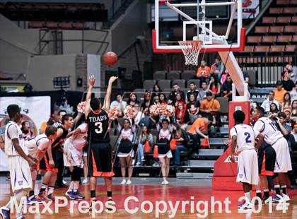 Thumbnail 2 in Coalinga vs Washington Union (CIF CS D4 Final) photogallery.