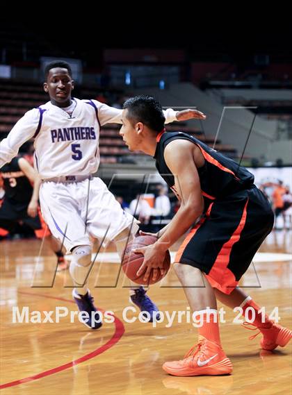 Thumbnail 2 in Coalinga vs Washington Union (CIF CS D4 Final) photogallery.