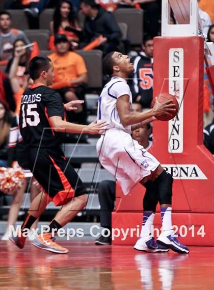 Thumbnail 2 in Coalinga vs Washington Union (CIF CS D4 Final) photogallery.