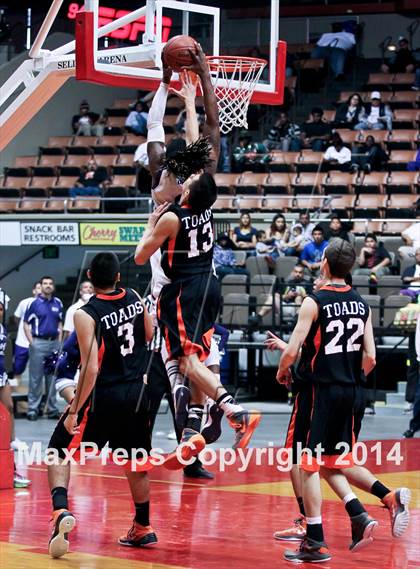 Thumbnail 1 in Coalinga vs Washington Union (CIF CS D4 Final) photogallery.