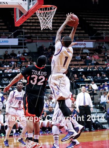 Thumbnail 3 in Coalinga vs Washington Union (CIF CS D4 Final) photogallery.
