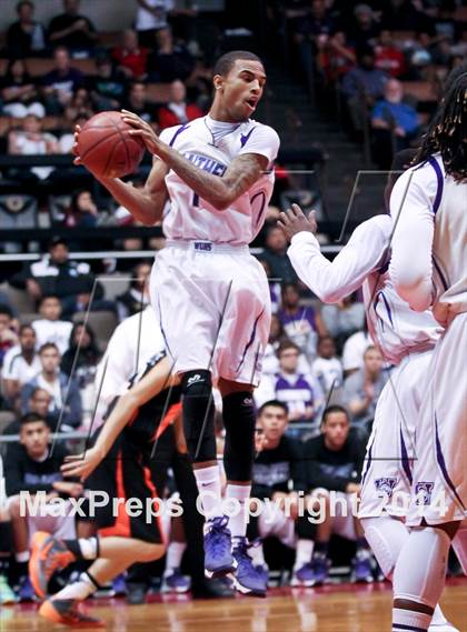 Thumbnail 2 in Coalinga vs Washington Union (CIF CS D4 Final) photogallery.