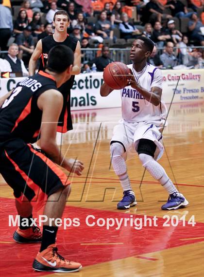 Thumbnail 3 in Coalinga vs Washington Union (CIF CS D4 Final) photogallery.