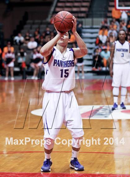 Thumbnail 2 in Coalinga vs Washington Union (CIF CS D4 Final) photogallery.