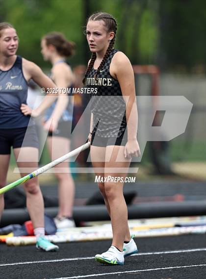 Thumbnail 3 in NCHSAA 4A West Regional (Pole Vault) photogallery.
