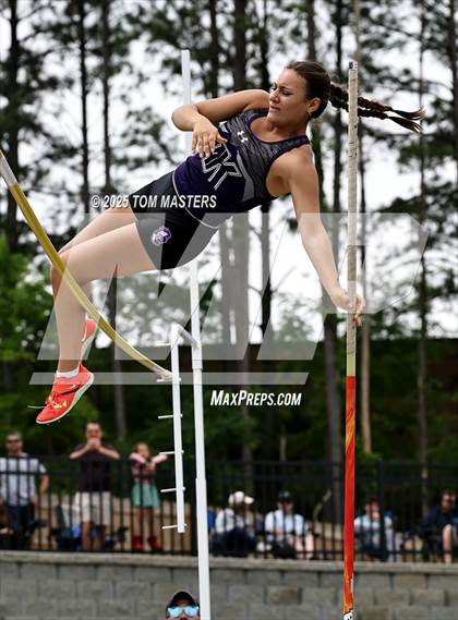 Thumbnail 3 in NCHSAA 4A West Regional (Pole Vault) photogallery.