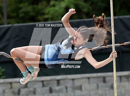 Thumbnail 3 in NCHSAA 4A West Regional (Pole Vault) photogallery.