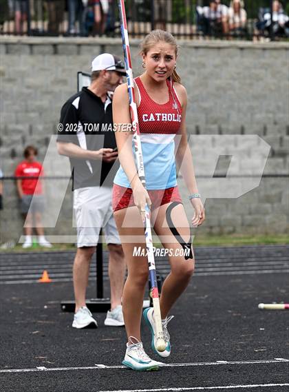 Thumbnail 3 in NCHSAA 4A West Regional (Pole Vault) photogallery.