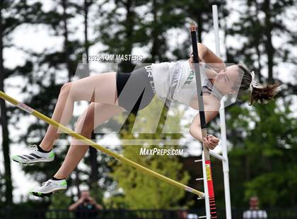 Thumbnail 3 in NCHSAA 4A West Regional (Pole Vault) photogallery.