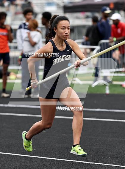 Thumbnail 2 in NCHSAA 4A West Regional (Pole Vault) photogallery.