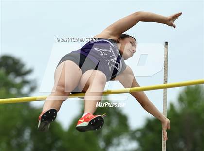 Thumbnail 1 in NCHSAA 4A West Regional (Pole Vault) photogallery.