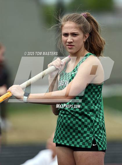 Thumbnail 1 in NCHSAA 4A West Regional (Pole Vault) photogallery.