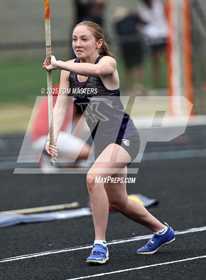 Thumbnail 2 in NCHSAA 4A West Regional (Pole Vault) photogallery.