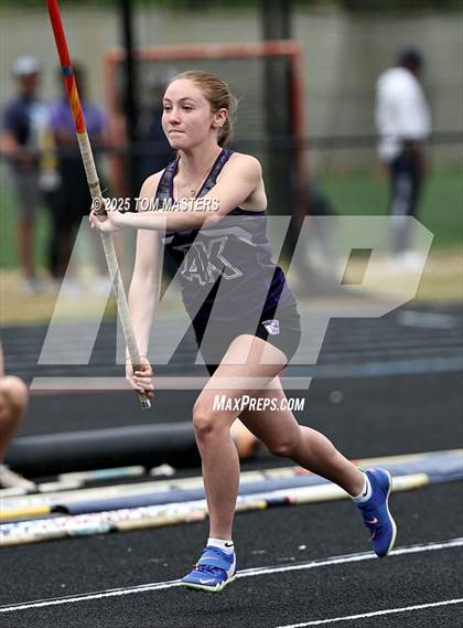Thumbnail 3 in NCHSAA 4A West Regional (Pole Vault) photogallery.