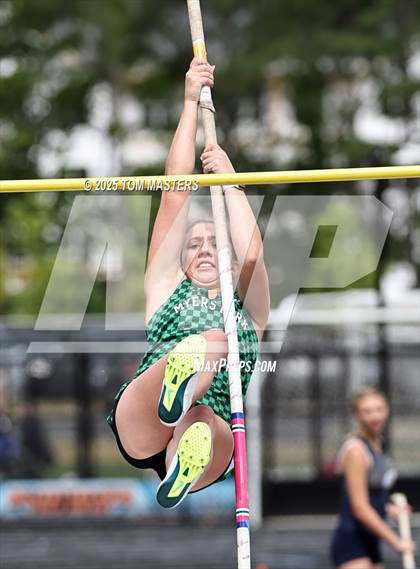 Thumbnail 3 in NCHSAA 4A West Regional (Pole Vault) photogallery.
