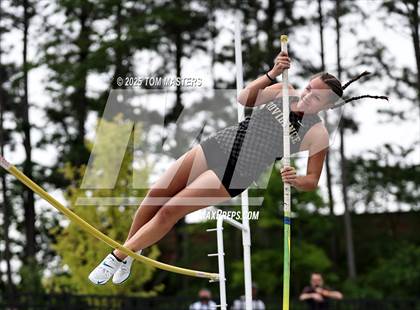 Thumbnail 3 in NCHSAA 4A West Regional (Pole Vault) photogallery.
