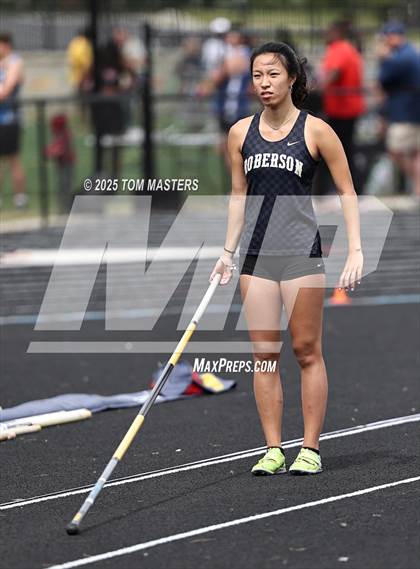 Thumbnail 1 in NCHSAA 4A West Regional (Pole Vault) photogallery.