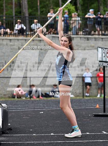 Thumbnail 1 in NCHSAA 4A West Regional (Pole Vault) photogallery.